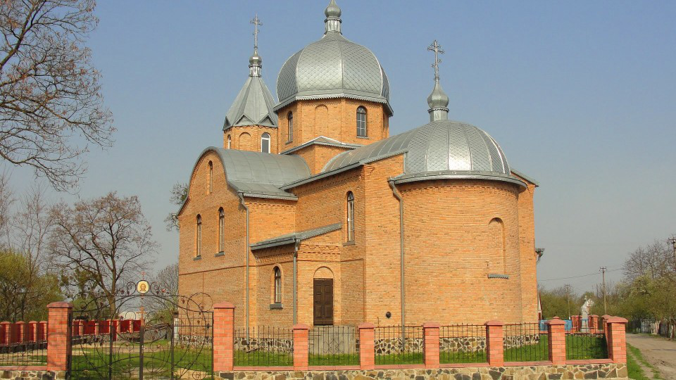 До нової української церкви долучаються ще два храми на Волині