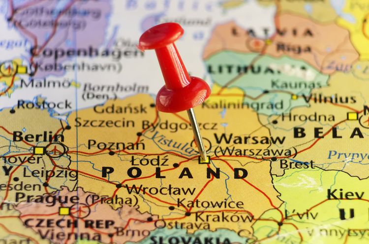 Підрахували, скільки українців отримали дозвіл на проживання у Польщі