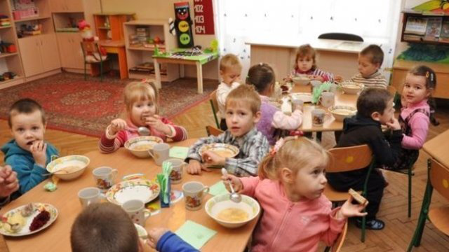 Сільрада на Волині відмовилася безплатно годувати дітей пільгових категорій