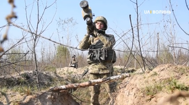 Влучити у ціль: волинські військові відпрацьовують техніку (відео)