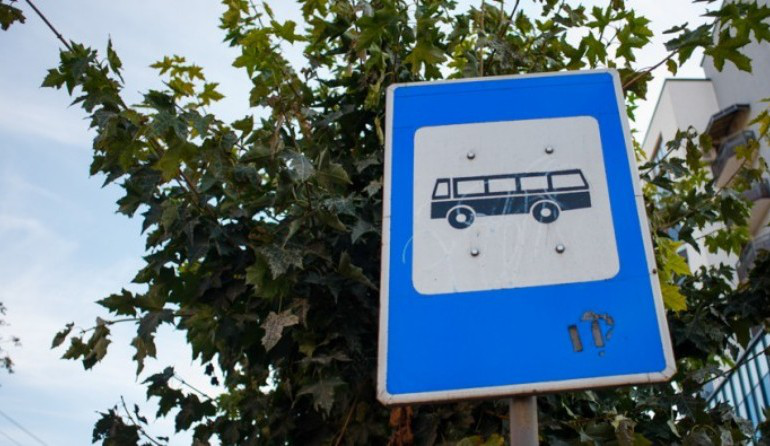 У Луцьку ліквідують 83 зупинки громадського транспорту (перелік)