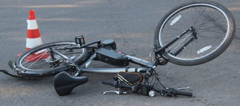У Турійську автомобіль збив велосипедиста