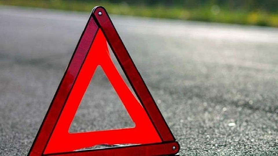 Аварія в Луцьку: зіткнулися бус і вантажівка