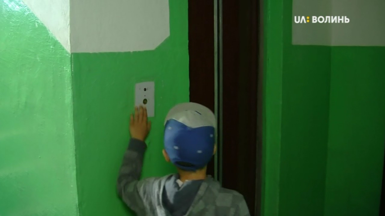 Нема грошей на нові: у Луцьку зупиняють ліфти на ремонт (відео)