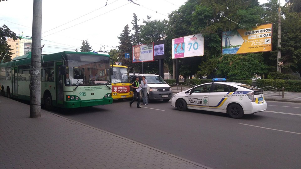 У Луцьку  – аварія за участю маршрутки (фото)