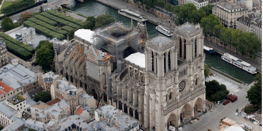 Спека у Парижі може спричинити обвалення стелі Собору Паризької Богоматері