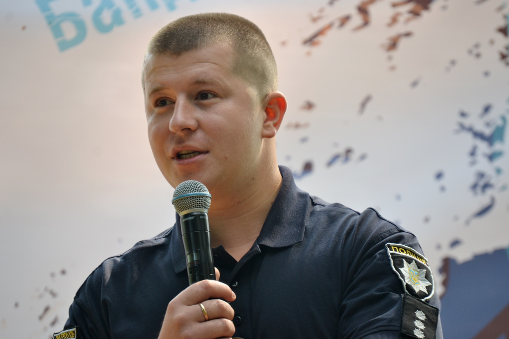 «Поліцейський налажав/допоміг»: головний патрульний Волині виступив на «Бандерштаті-2019»