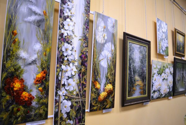 У Ковелі діє виставка живопису та графіки «Палітра рідного краю» (фото)