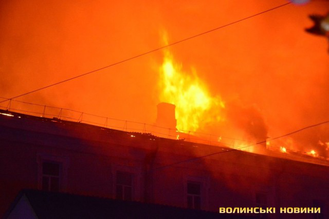Пожежу у військовому госпіталі в Луцьку ліквідували