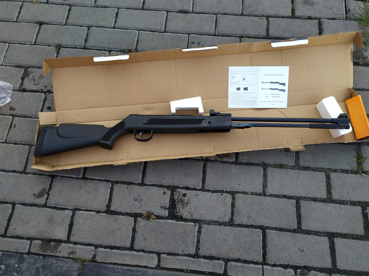 Гвинтівка та ножі: в «Ягодині» знайшли зброю (фото)