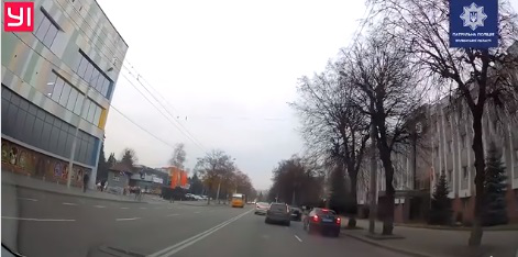 У Луцьку у водія забрали «права» через небезпечні маневри (відео)