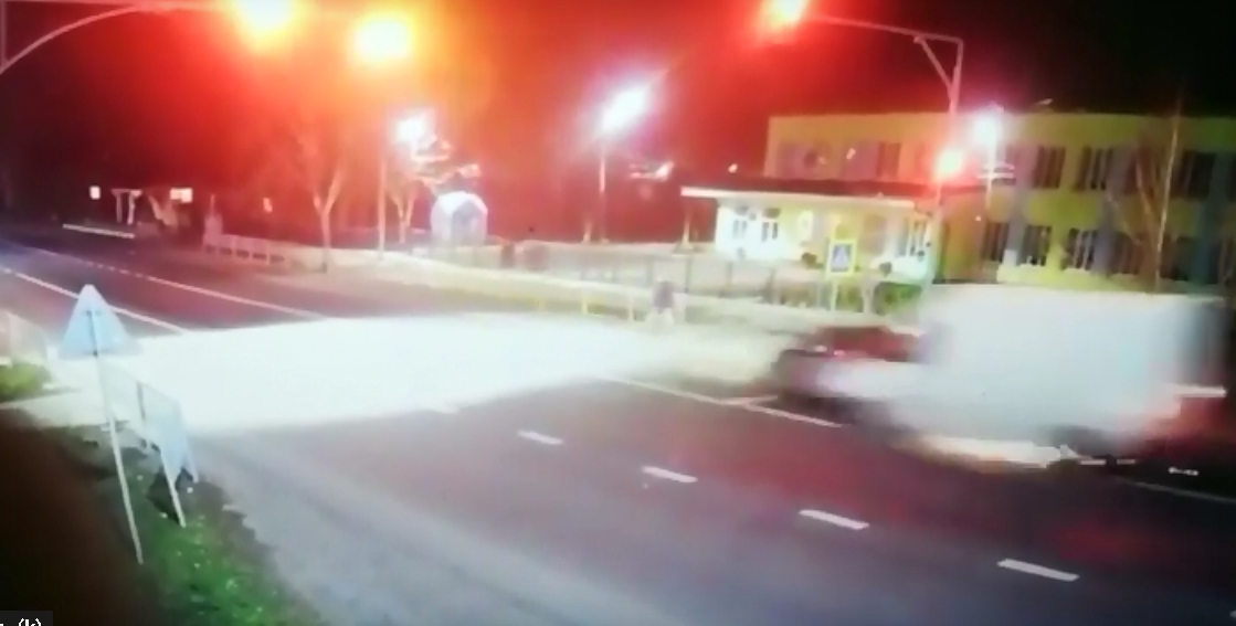 Страшна аварія в Княгининку: пішохід дивом врятувався (відео)
