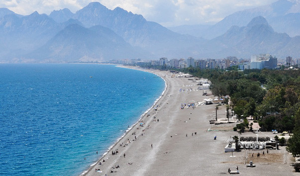 В Анталії зникає один із найпопулярніших пляжів