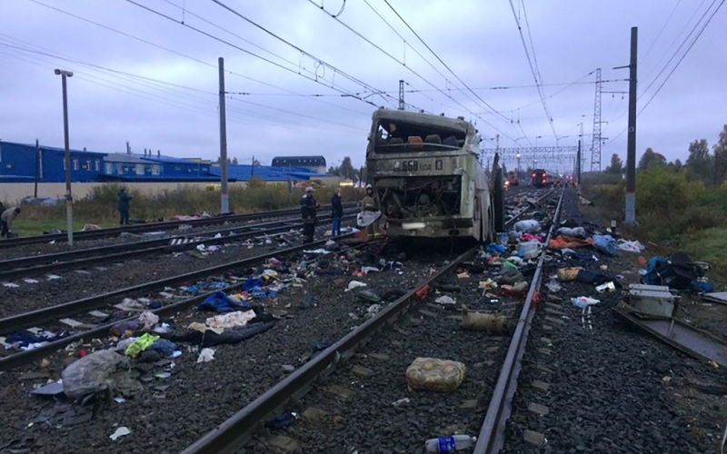 У Польщі поїзд в’їхав у фургон з п’яними українцями