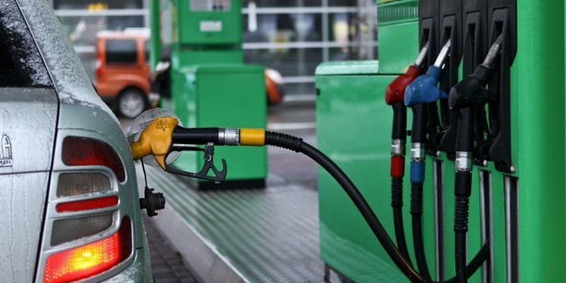 Мережі АЗС знизили ціни на бензин та дизпаливо