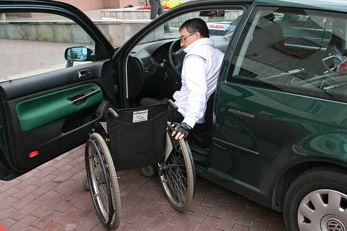 Волинська ОДА «подарує» людям з інвалідністю три іномарки