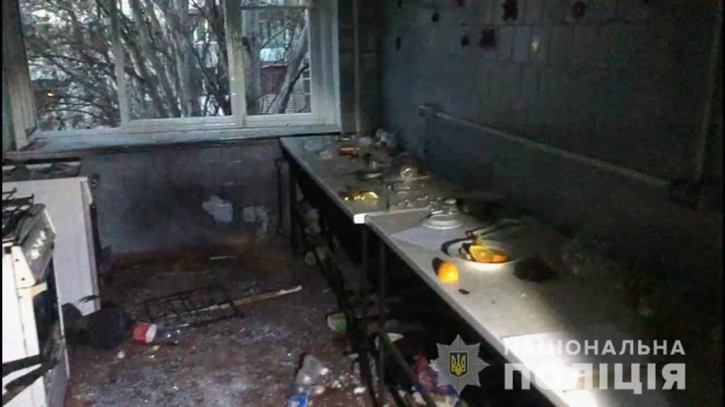 В Одесі у гуртожитку стався вибух: чоловік кинув гранату  (фото)