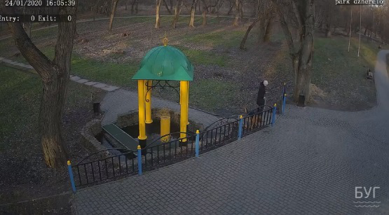 Пів міста бере воду: у Володимирі біля джерела знайшли купу лайна (відео)