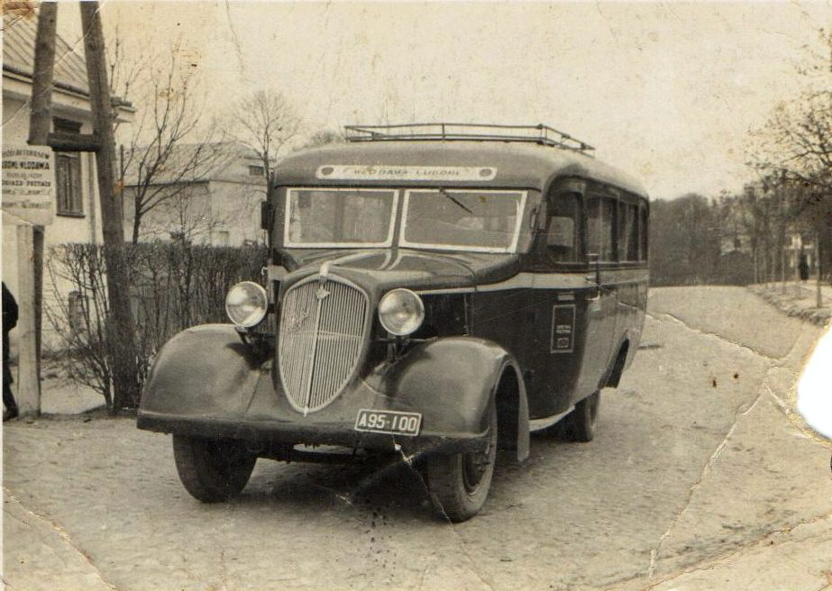 Показали, як виглядав перший міжнародний автобус у 30-х роках на Волині