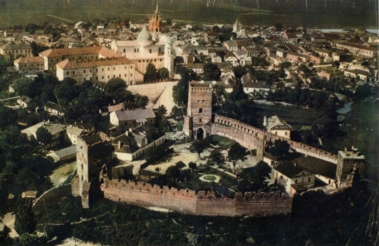 Без Старого ринку: як виглядав замок Любарта майже 100 років тому (РЕТРОФОТО)