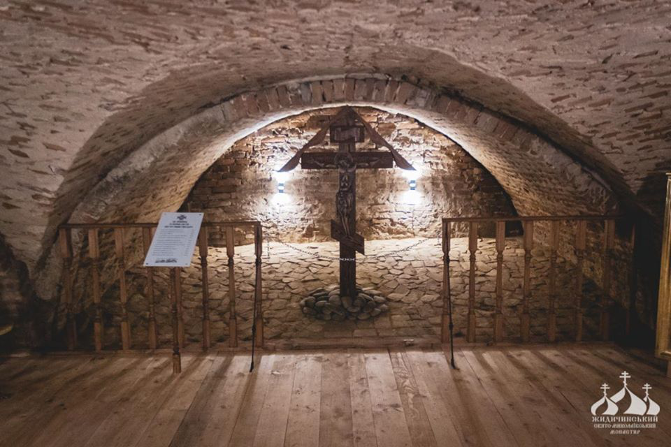 У чоловічому монастирі в Жидичині знайшли давню усипальницю (фото)