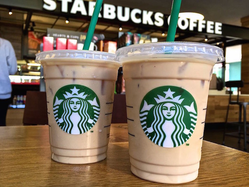 Коронавірус: Starbucks буде продавати каву тільки в одноразових стаканах