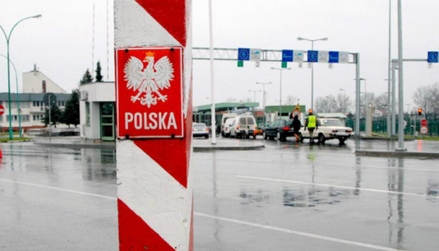 Польща закрила кордон до 13 квітня