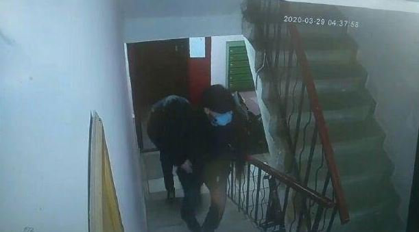 У Луцьку обікрали квартиру: сусіди кажуть, що злодії були в медичних масках