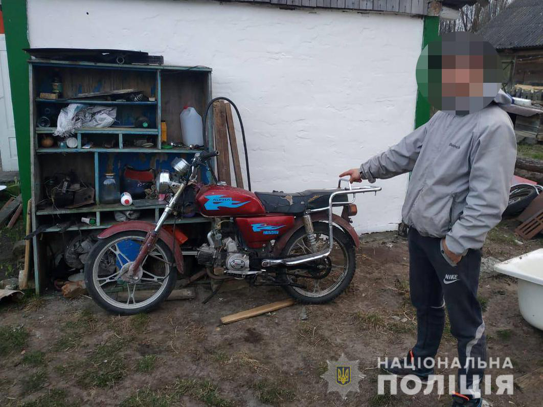 На Волині грабіжники викрали мопед і мотоцикл
