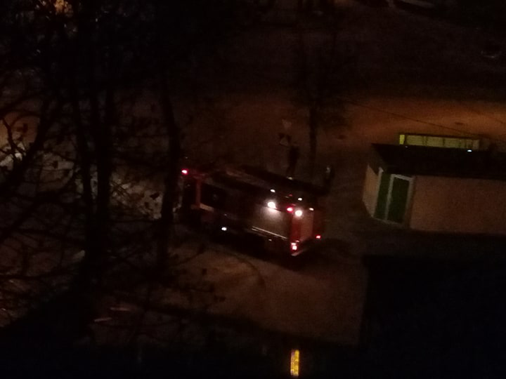 У Луцьку на Львівській запалили смітники: на місці розбирається поліція (фото)