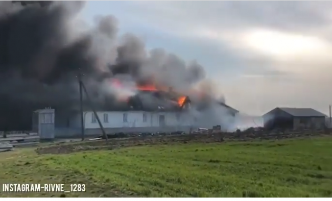 На Рівненщині під час служби загорівся монастир (відео)