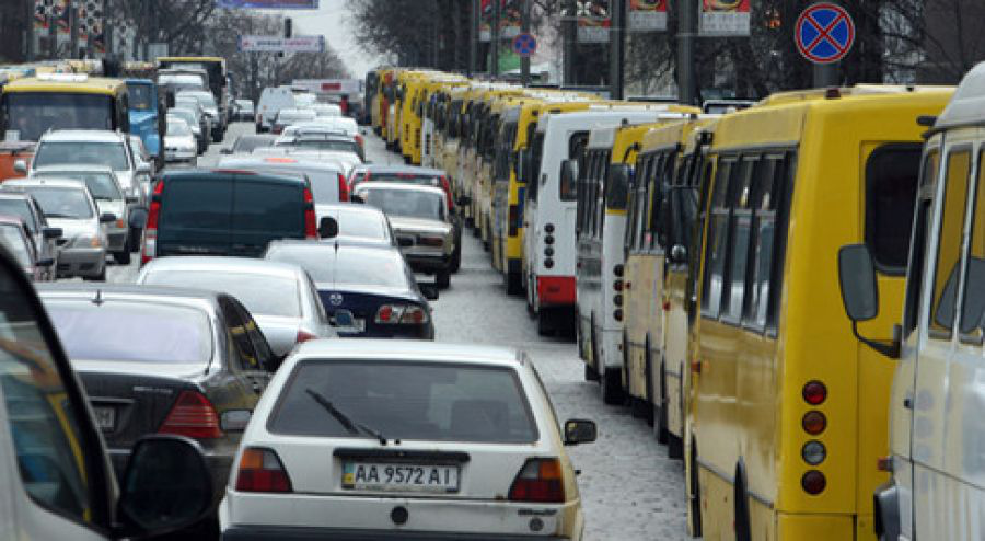 Спрогнозували, коли в Україні запрацює громадський транспорт