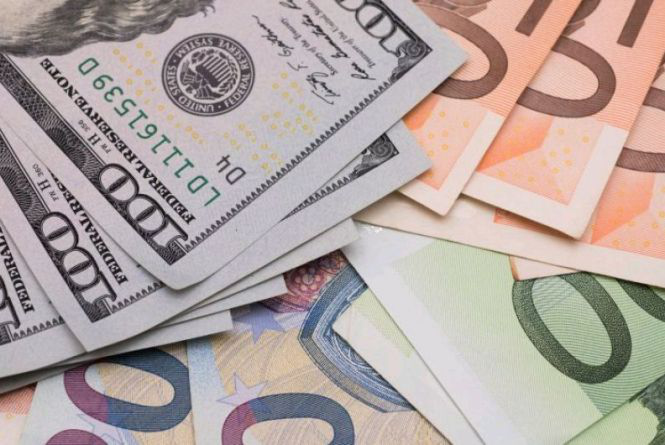 Долар і євро падають: курс валют у Луцьку на четвер, 30 квітня