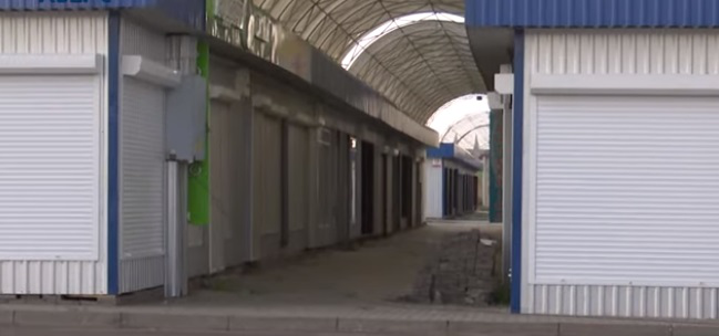 Зачинився у власному контейнері: відомі деталі самогубства на ринку в Луцьку (відео)