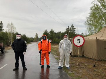 У селі на Рівненщині через спалах коронавірусу встановили контрольно-пропускний пункт