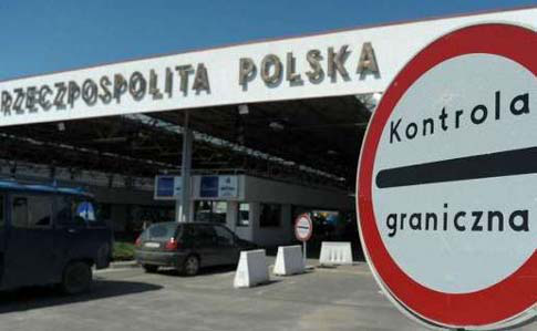 Прикордонники пояснили, де можна перетнути кордон із Польщею пішки, а де на авто