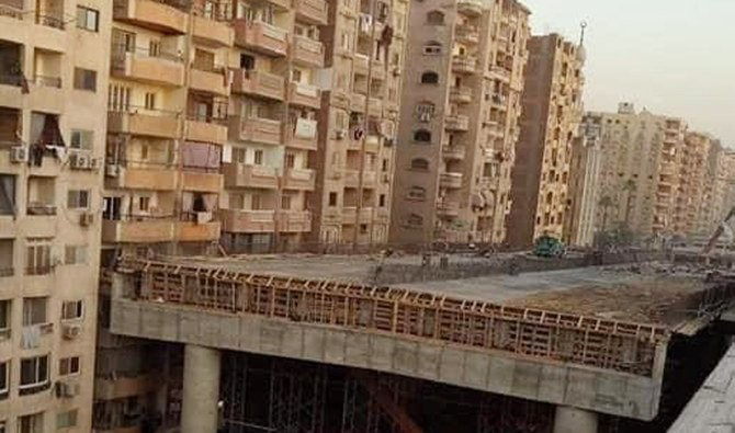 За  півметра від житлових будинків: як у Єгипті будують автомагістраль (фото)
