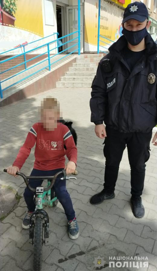 Катався на велосипеді: у Нововолинську знайшли 8-річного хлопчика, який не ночував удома
