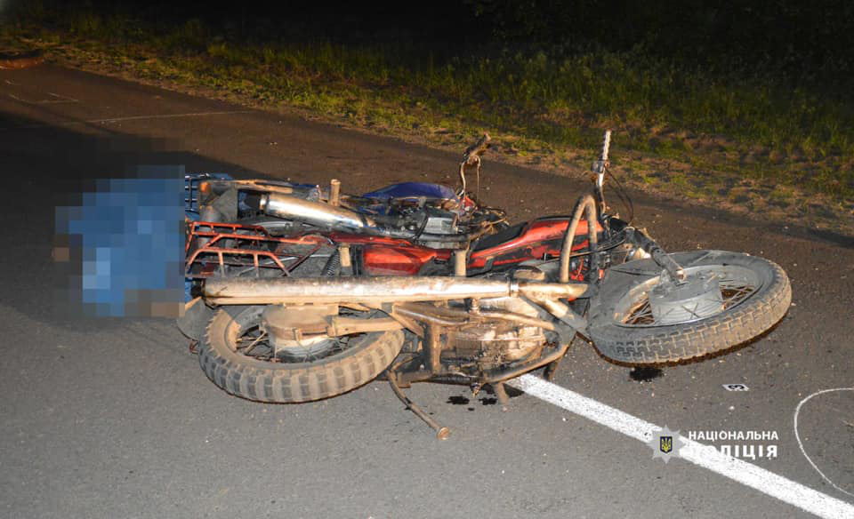 На Волині зіткнулися два мотоцикли: одна людина загинула, двоє – у лікарні (фото)