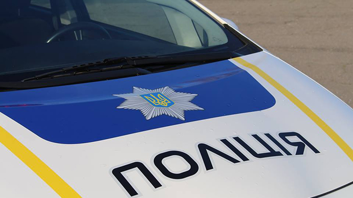 У Києві авто збило патрульну, вона оформлювала ДТП