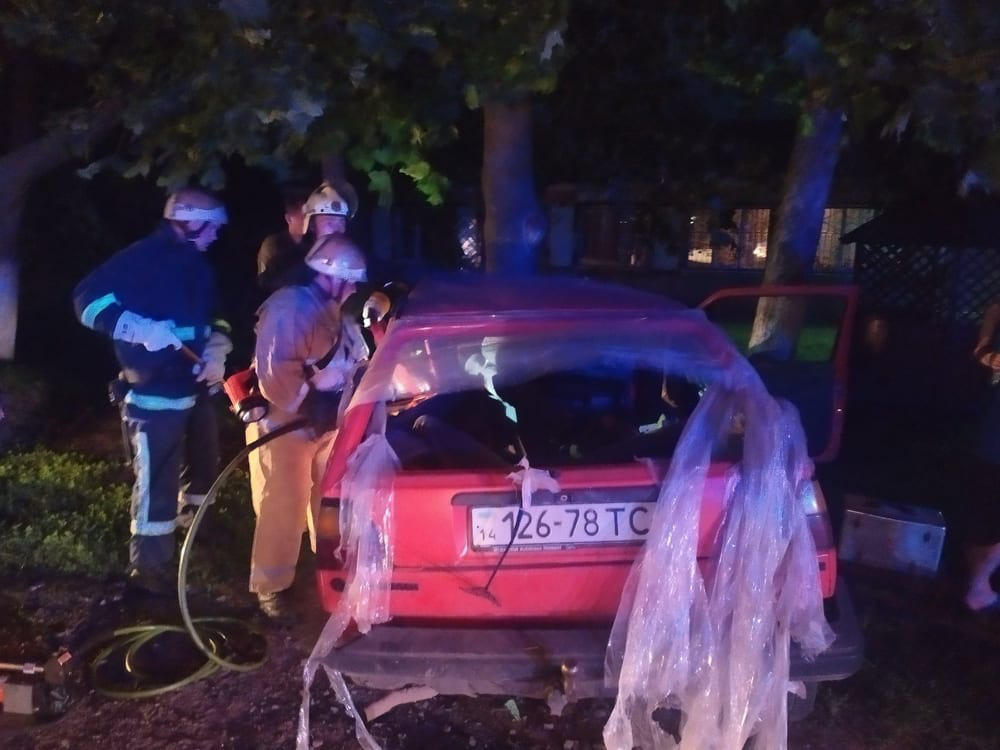 Аварія у Підбереззі: водія затисло в автомобілі