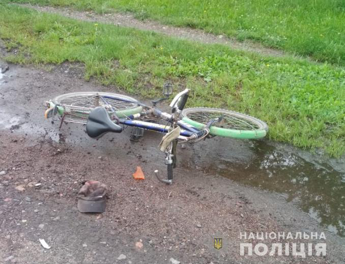У Нововолинську Volkswagen збив велосипедиста (фото)