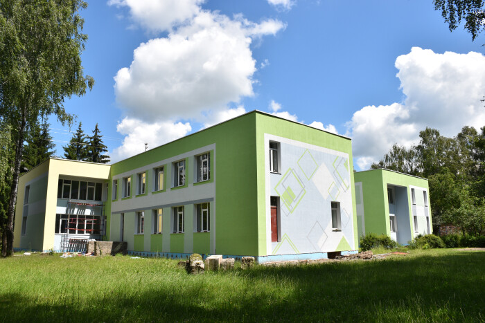 У Луцьку оновили фасад дитячої художньої школи (фото)
