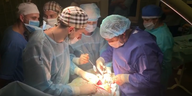 У львівській лікарні, яку очолює волинянин, пересадили серце (відео, 18+)