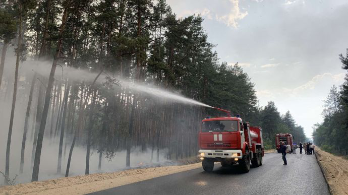 У Луганській області горить ліс: через бойовиків не підіймають літаки з водою