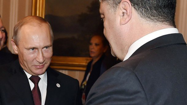 «Тисну руку, обіймаю», – у мережу злили начебто розмову Путіна й Порошенка