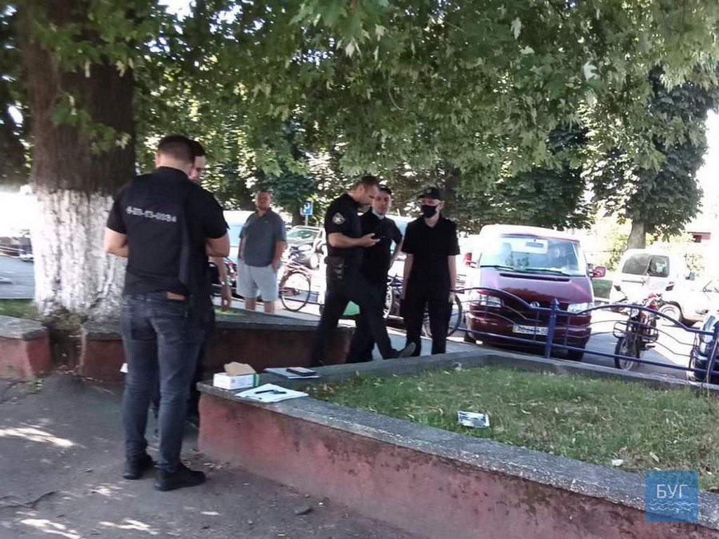 Нововолинськ: поліція шукає людей, які пограбували валютника
