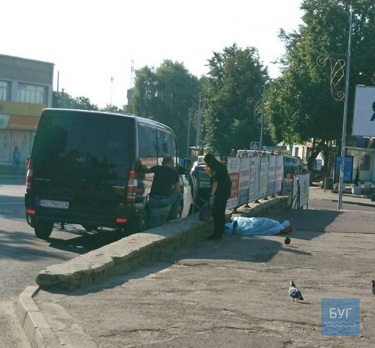 На автостанції у Володимирі-Волинському знайшли тіло чоловіка (фото)