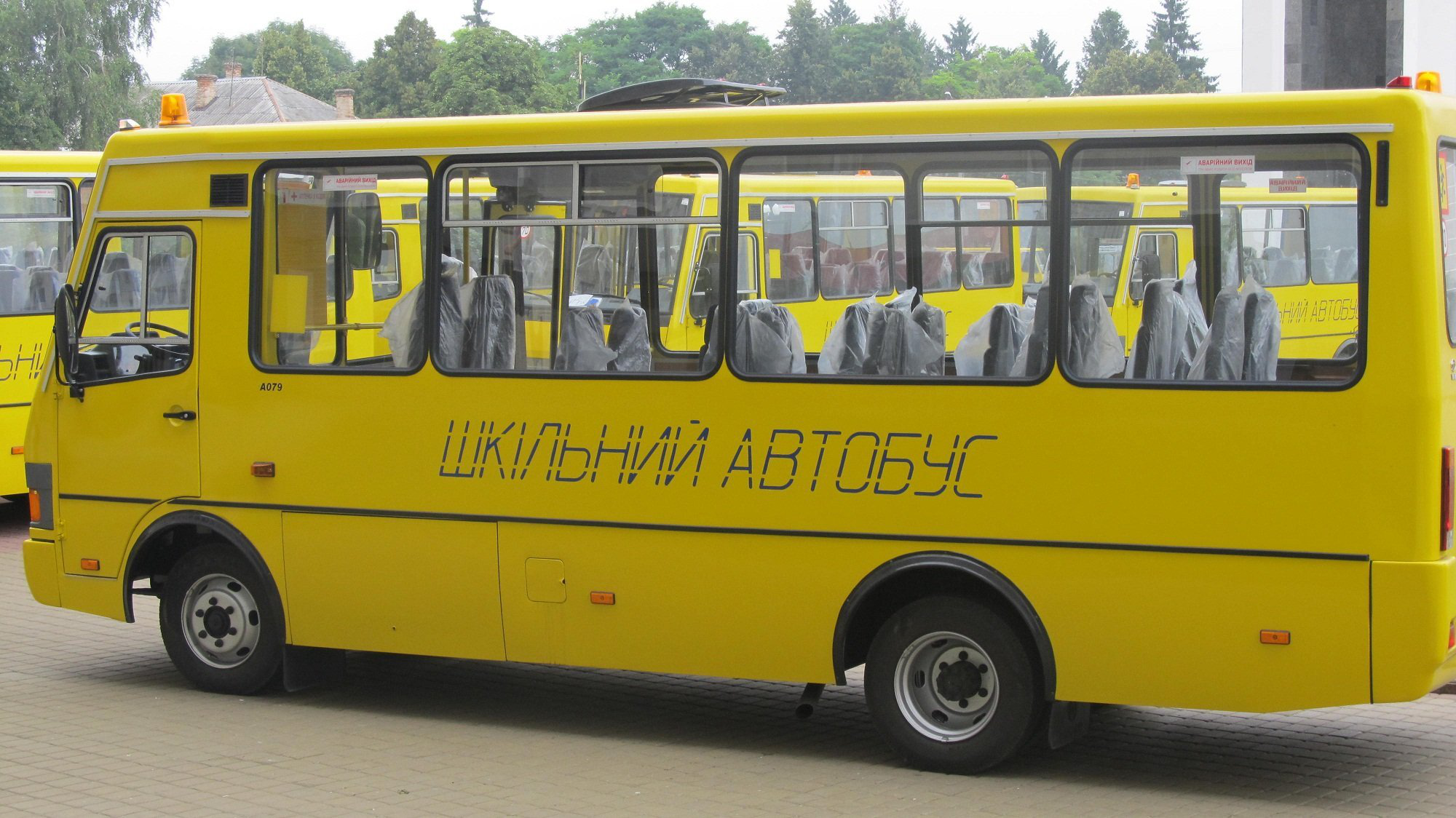 Трьом громадам на Волині придбають шкільні автобуси