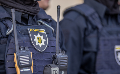 На Банковій у Києві затримали чоловіка з гранатою
